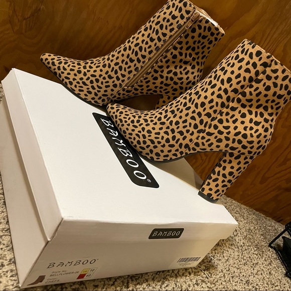 New Women’s Booties - Picture 3 of 10